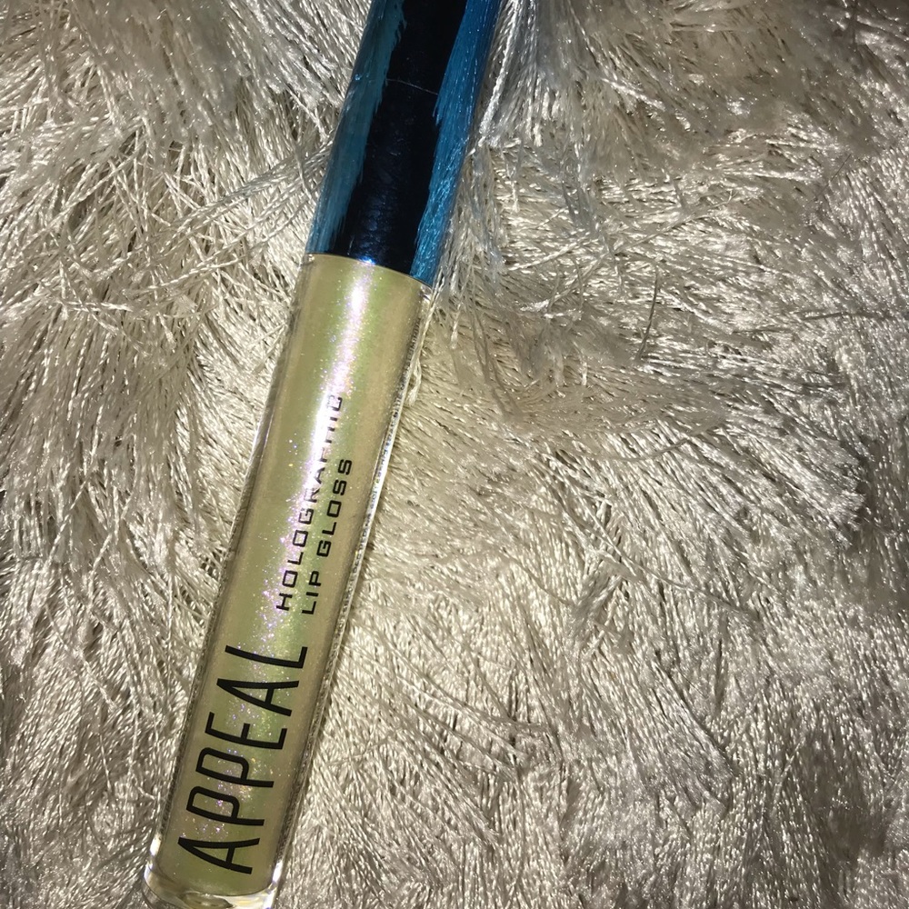 Lip gloss